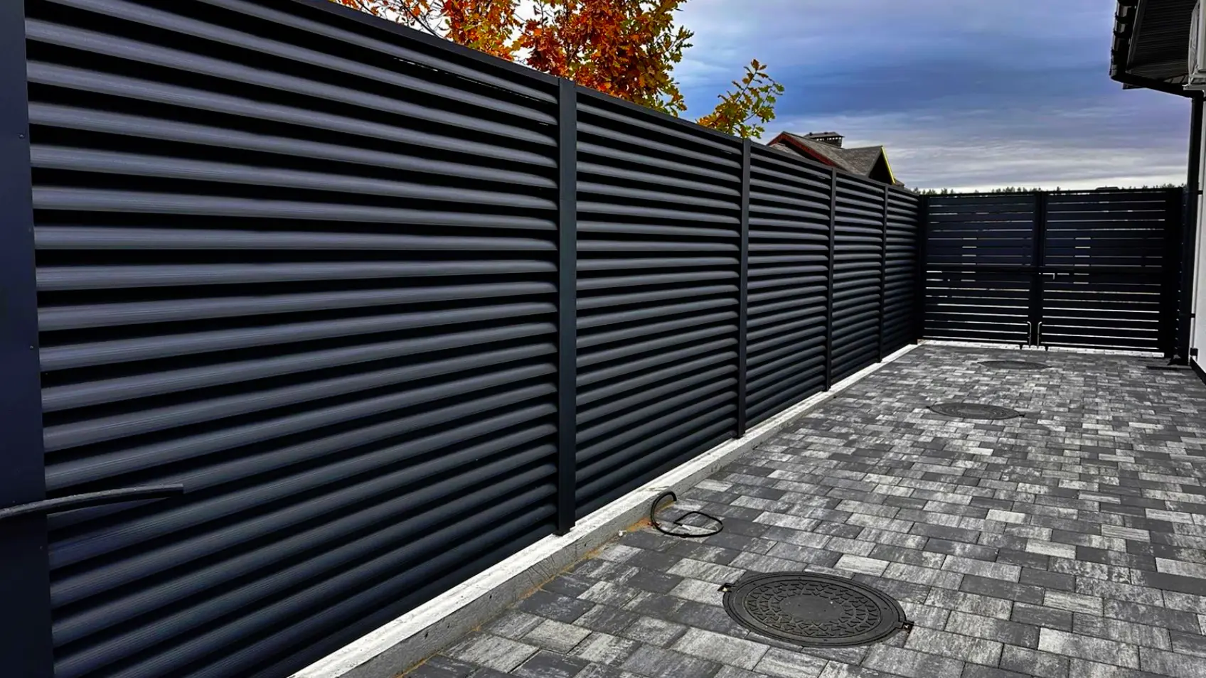 Фото 6 Забор ранчо из металлопланкена 7024 Серый Графит с еврожалюзи