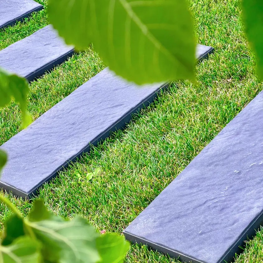 Фото 6 шаговая плита Stone Серый Графит дизайн участка