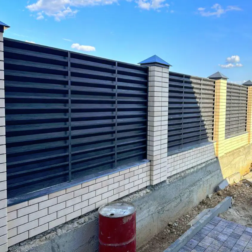 Фото 1 забор жалюзи Хай-Тек Черное Дерево 3D Принтек двусторонний