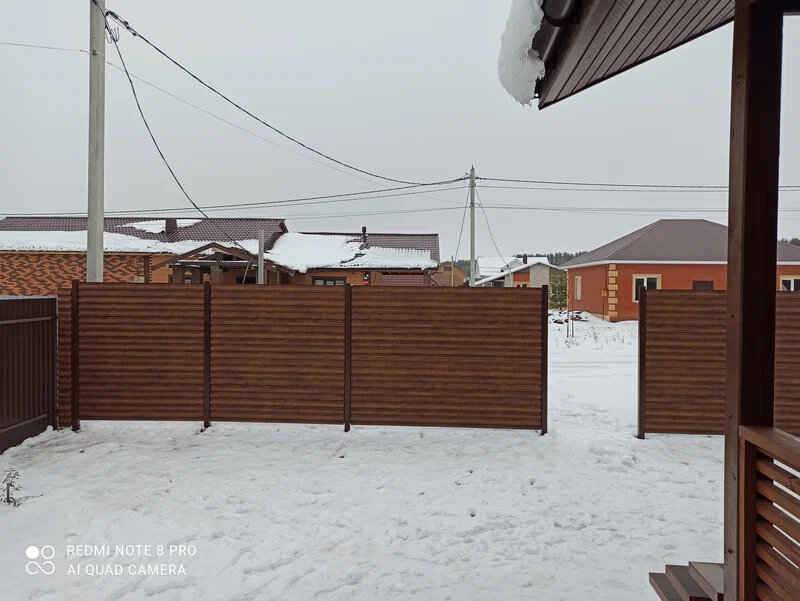 Металлический забор еврожалюзи Каштан Корея фото изнутри Металлический забор ламели Еврожалюзи Каштан Корея фото